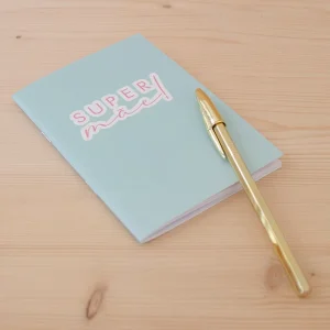 Caderno agrafado A6 LISO Super Mãe!